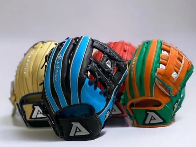 Akadema Custom Mitt - Torino, custom gloves: photo from Akadema
