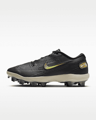 Nike Diamond Standout, molded cleats: photo from Nike
