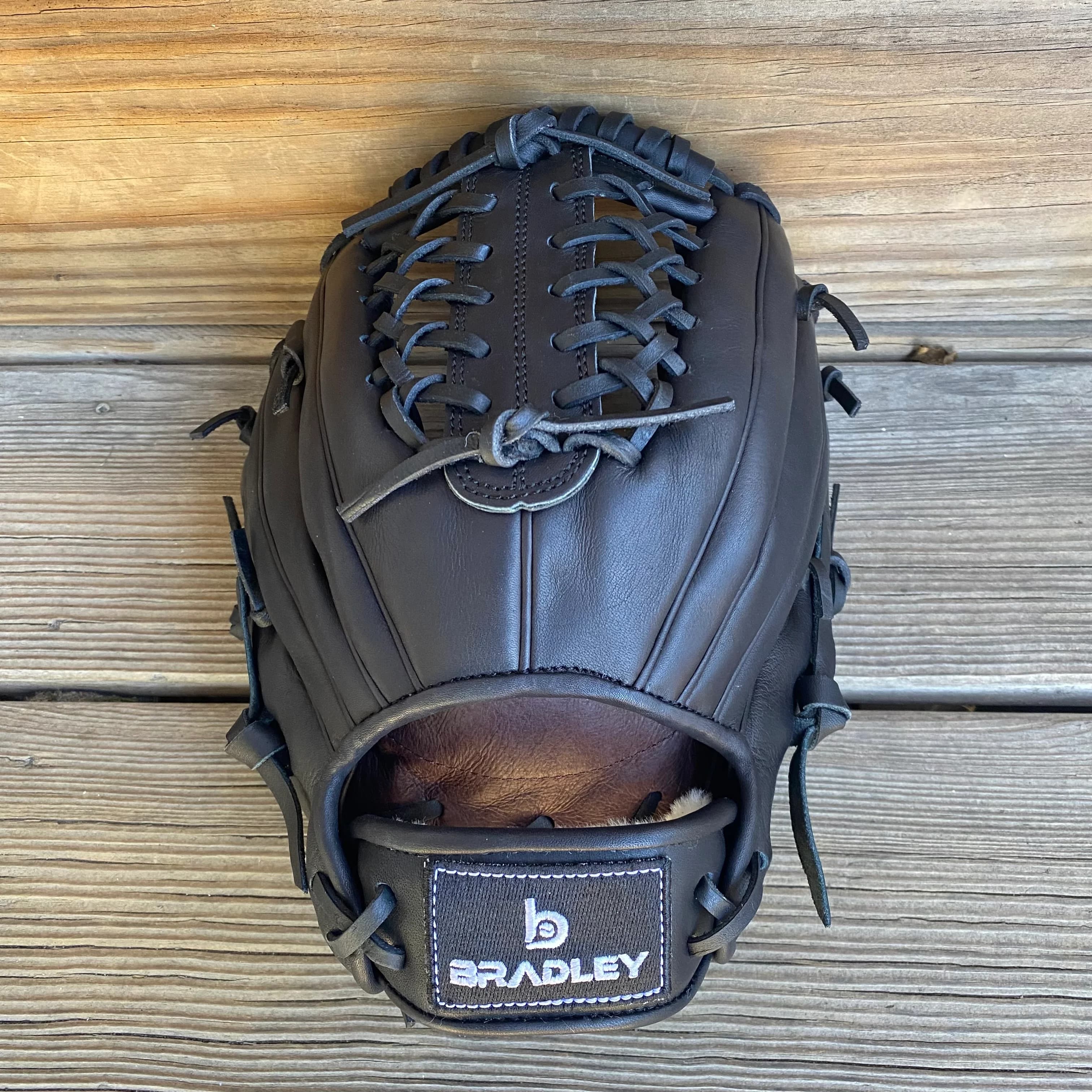 Bradley Gloves 11.5" 6-Finger Ambidextrous, Igniter-Plus LTD Black, infield gloves: photo from Bradley Gloves