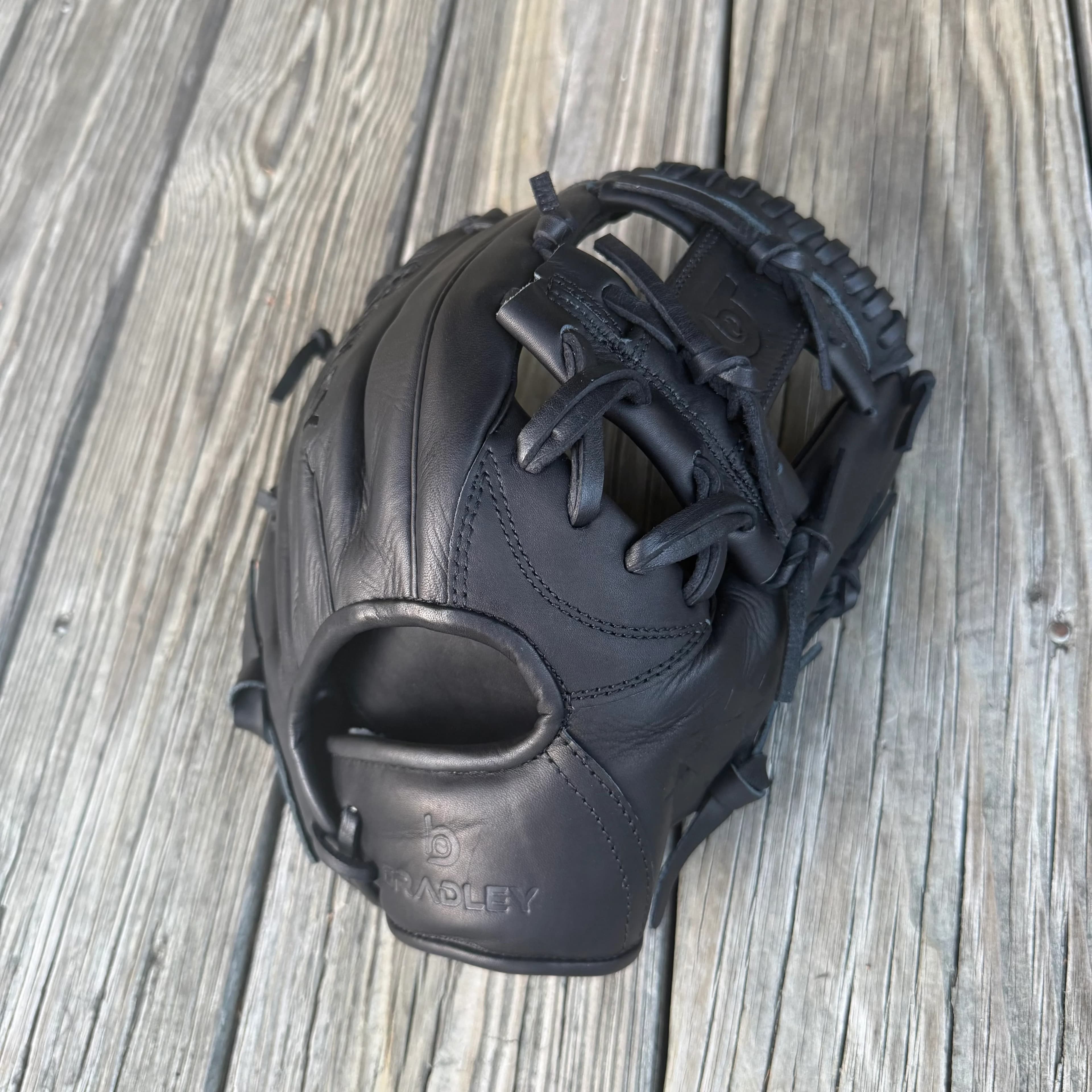 Bradley Gloves I-Web, Next Play 5-Star Limited Edition Texas Steerhide,5-STAR Blackout, youth gloves: photo from Bradley Gloves