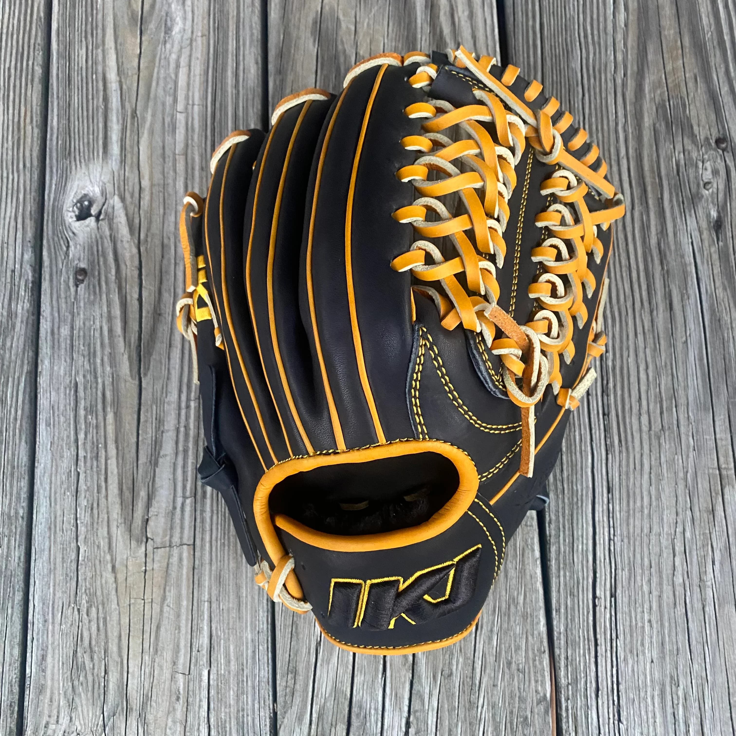Bradley Gloves Special! IKJ 11.75" Mod Trap Black and Gold, USA Steerhide (Pro Fit), infield gloves: photo from Bradley Gloves
