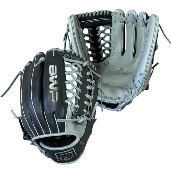 BWP Bats Gold Series – Black/Gray, outfield gloves: photo from BWP Bats