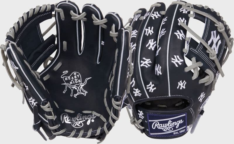 Rawlings New York Yankees Heart of the Hide 11.75-Inch Infield Glove, infield gloves: photo from Rawlings